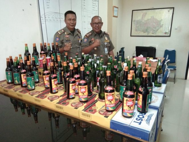 
					1.002 Botol Miras Diamankan Pol PP Depok