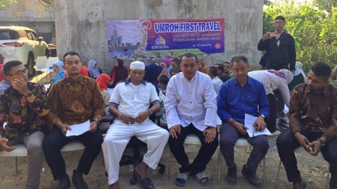 
					Jemaah Minta First Travel Ajukan Kasasi