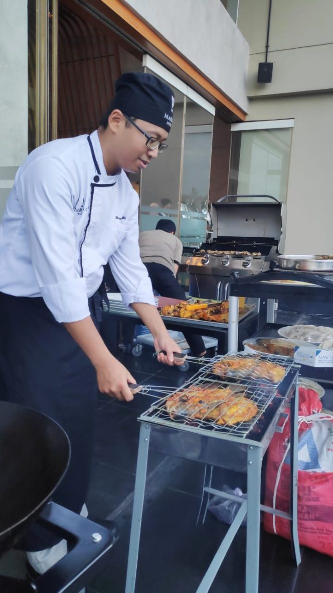 
					The Margo Hotel mengeluarkan program terbaru yang bertujuan untuk mengakomodir kebutuhan akhir minggu anda dengan program “Poolside We Can Grill”.