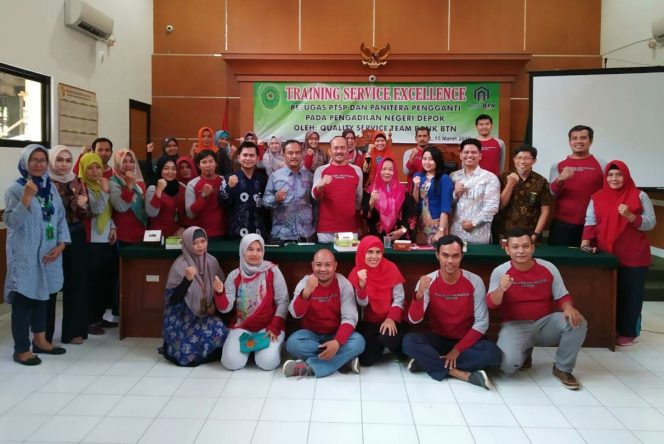 
					Petugas PTSP dan Panitera PN Depok Digembleng