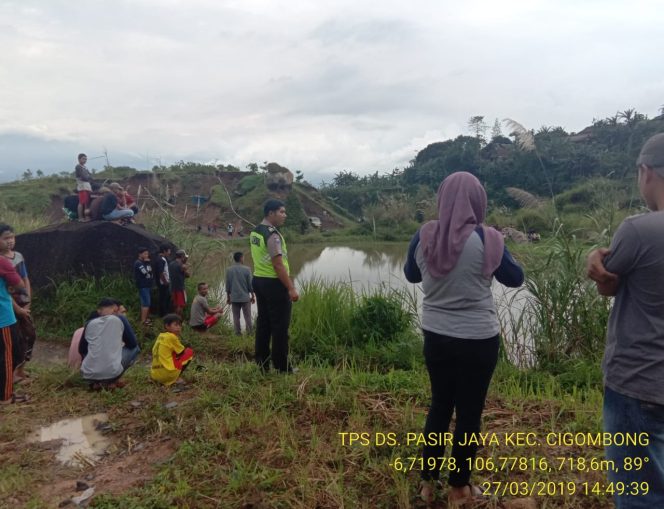 
					Diduga Alami Gangguan Jiwa, Pemuda Bogor Nekat Nyebur Ke Danau