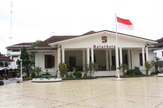 
					Kisruh Proyek, Pengusaha Geruduk Balaikota Bogor