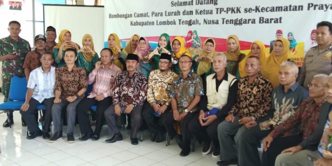 
					KUNKER: Kunjungan kerja Lurah, Camat dan TP PKK Kecamatan Praya Lombok, Nusa Tenggara Barat ke Tanah Baru