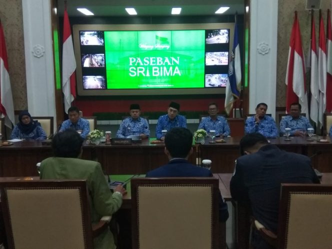 
					BEM se-Kota Bogor sambangi Balai Kota Bogor, Kamis (25/4/2019). (FOTO : Asep Supriyanto)