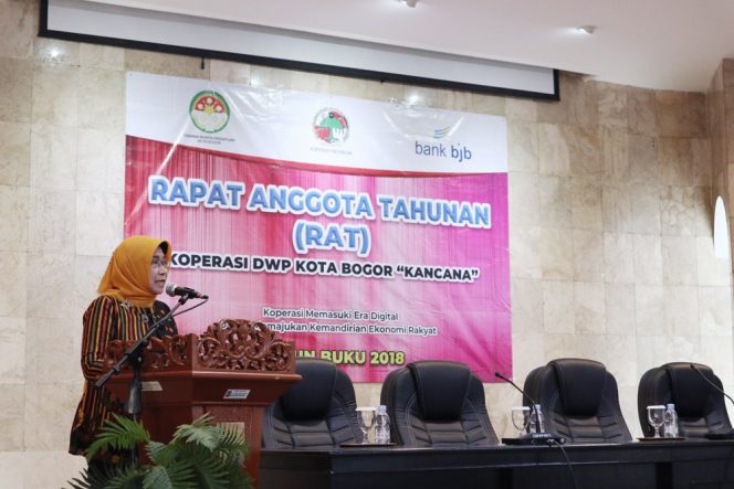 
					RAT Koperasi DWP Kancana Kota Bogor di Paseban Sri Baduga, Balai Kota Bogor, Kamis (4/4).