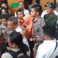 Sidang lanjutan perkara perdata atas gugatan aset First Travel yang dilayangkan sejumlah korban berakhir ricuh di Pengadilan Negeri Depok, Selasa (2/4).