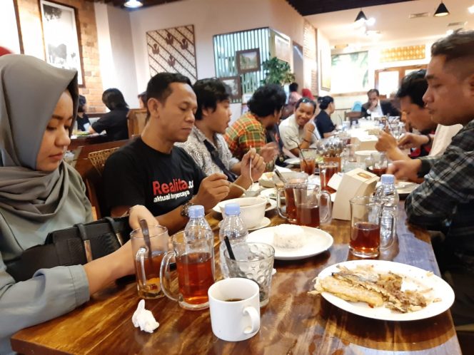 
					Jalin Silaturahmi, DMC dan Margocity Gelar Bukber. (FOTO : Harian Sederhana)