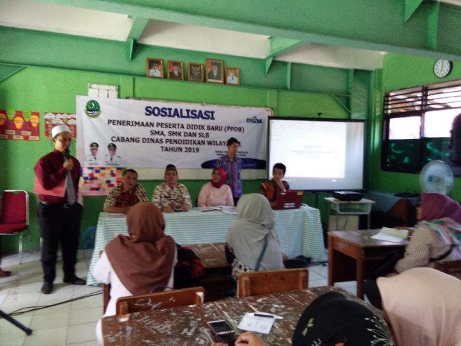 
					Sosialisasi penerimaan Pendaftaran Peserta Didik Baru (PPDB) SMAN 10 Depok dan SMKN 2 Depok. (FOTO : Harian Sederhana)