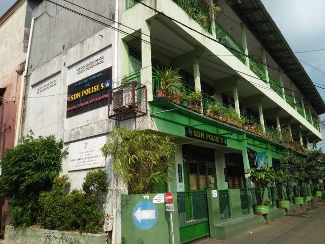 
					Inilah gedung SDN Polisi 5 terlihat kokoh.(FOTO : Harian Sederana)