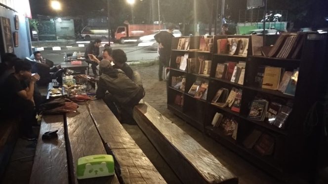 
					Suasana di Kedai Kopi 131. (FOTO : Harian Sederhana)