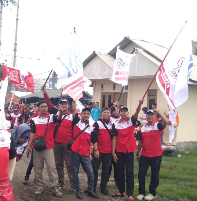 
					Buruh Depok saat merayakan May Day. (FOTO diambil sebelum Covid-19 : Harian Sederhana)