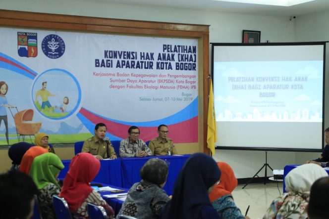 
					Suasana pembukaan pelatihan Konvensi Hak Anak di IPB. (FOTO : BP. Sianturi/Harian Sederhana)