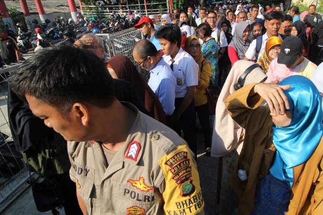 
					Suasana Pendaftaran PPDB 2019 di salah satu sekolah.