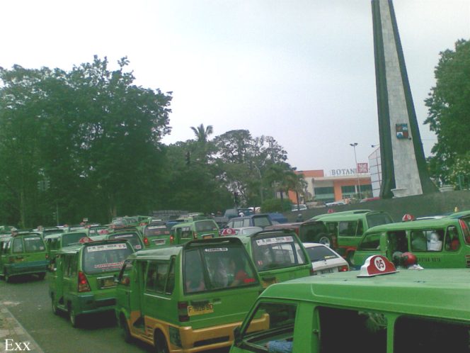 
					Penolakan rencana peremajaan Angkutan Kota (Angkot) yang dilakukan Dinas Perhubungan (Dishub) disikapi serius DPRD Kota Bogor.