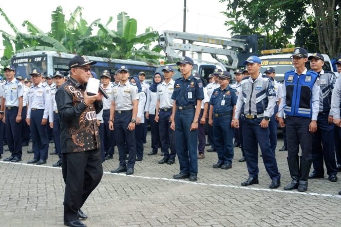 
					apel pagi sekaligus halal bihalal dengan jajaran personil Dishub di Kantor Dishub, Jatimulya, Cilodong, Depok, Jumat (13/6/2019).