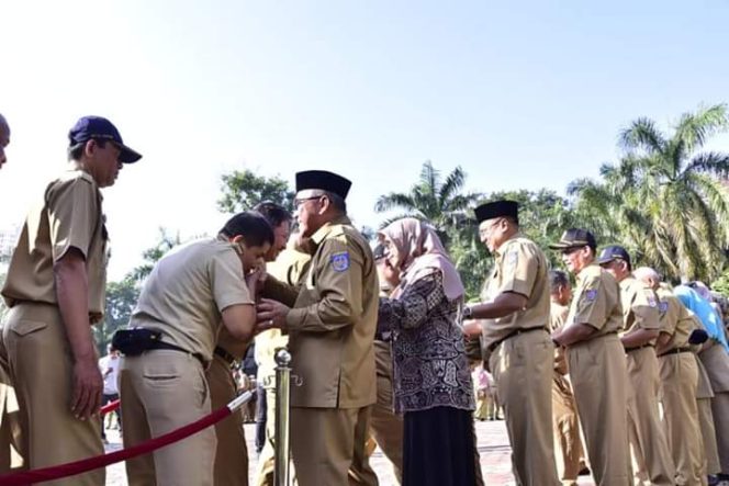 
					Mohammad Idris usai memimpin apel pagi di Lapangan Balai Kota Depok, Senin (10/6/2019).