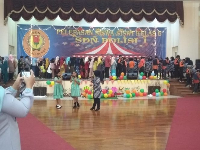 
					Suasana perpisahan SDN Kelas VI Polsat.  (FOTO : BP. Sianturi/Harian Sederhana)