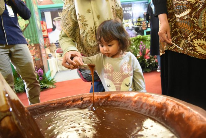 
					Dodol Depok Sedot Perhatian Pengunjung ICE di Semarang