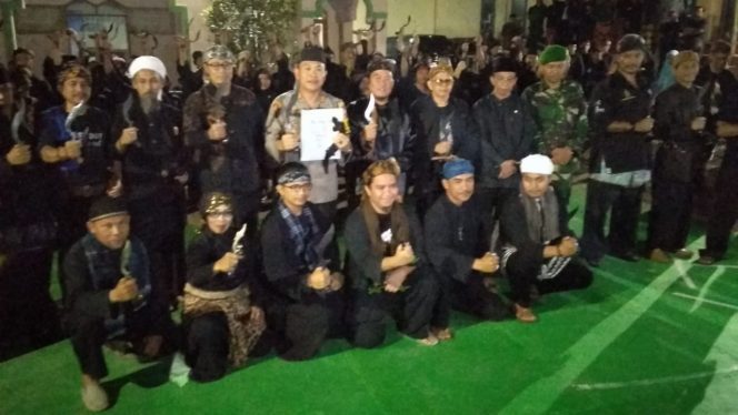 
					Gelar Budaya Silat Deklarasi Kujang Day di Ponpes Alfath, Jum'at (12/7/2019) malam.