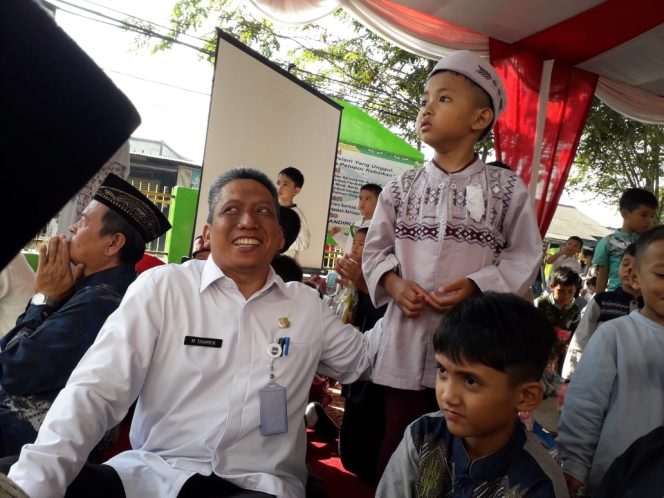 
					SDIT At Taufiq memberikan apreasi kepada 10 murid dan 5 guru yang dinilai berprestasi, Rabu (17/7/2019).