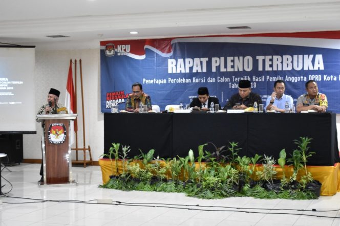 
					Rapat Pleno Terbuka Penetapan Perolehan Kursi dan Calon Terpilih Hasil Pemilihan Umum Anggota DPRD Kota Depok Tahun 2019.