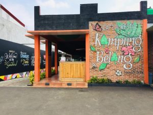 Cafe & Resto Kampung Belang.