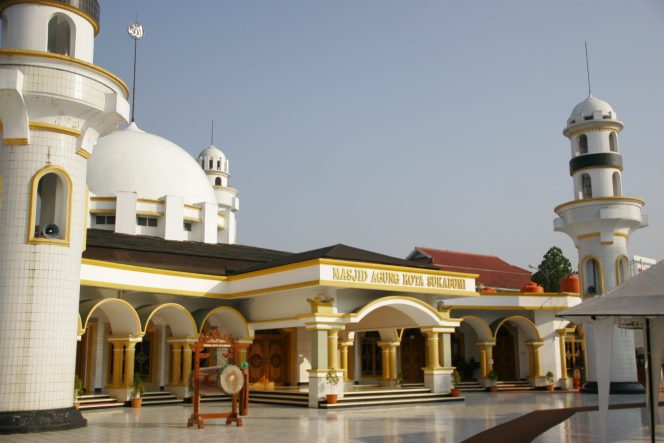 
					Masjid Agung Kota Sukabumi.