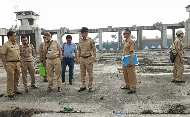 
					Kejaksaan Didesak Selidiki Proyek Masjid Agung Bogor.