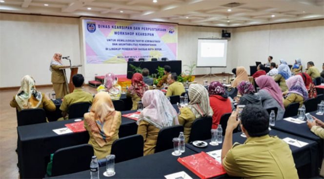 
					Dinas Kearsipan dan Perpustakaan (Diskarpus) Kota Depok menggelar Workshop Kearsipan yang diikuti 50 peserta.