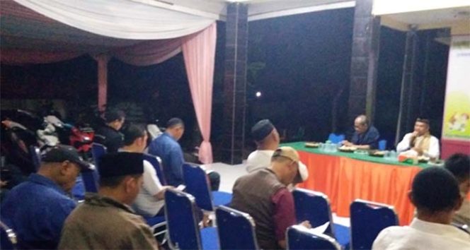 
					Suasana rapat di Kelurahan Bojongsari Baru, Kecamatan Bojongsari terkait pembangunan kantor kelurahan dan pembasaan sosialisasi Kampung KB dan Mitigas.