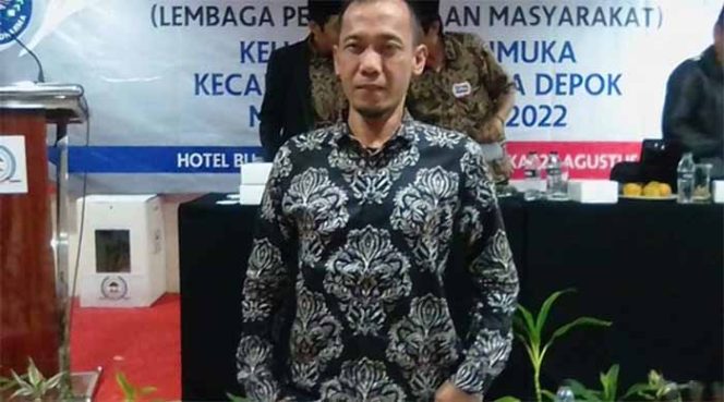 
					Samsuar, Ketua Lembaga Pemberdayaan Masyarakat (LPM) Kelurahan Kemirimuka