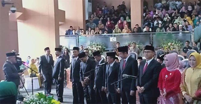 
					55 Anggota Dewan Perwakilan Rakyat Daerah (DPRD) Kabupaten Bogor yang terpilih dalam Pemilu Legislatif 2019 resmi dilantik.