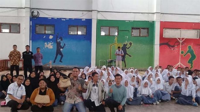 
					SMK Yasti memiliki 4 jurusan yakni Teknik Komputer Jaringan (TKJ), Bisnis Daring Pemasaran (BDP), Tata Busana (TB) dan Otomatisasi Tata Kelola Perkantoran (OTKP)