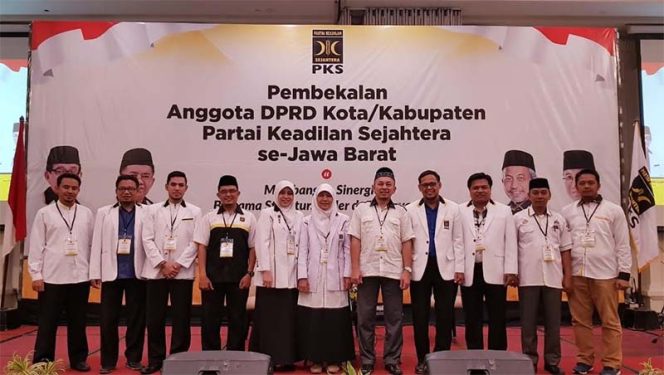 
					Anggota legislatif kabupaten/kota se-Jawa Barat dari PKS menjalani pembekalan selama dua hari.