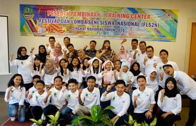 
					Inilah wajah-wajah peserta FLS2N dari Jawa Barat yang akan mengikuti lomba di tingat nasional 2019.