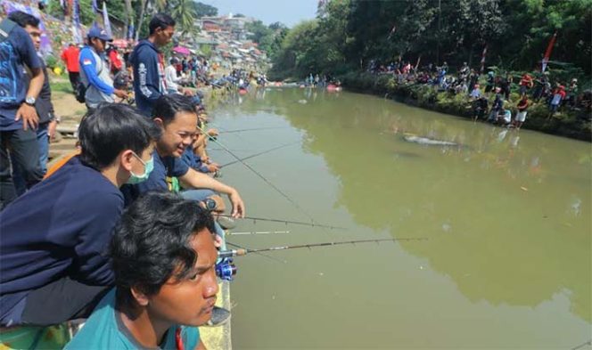 
					Festival Ciliwung yang digelar Kelurahan  Sukasari.