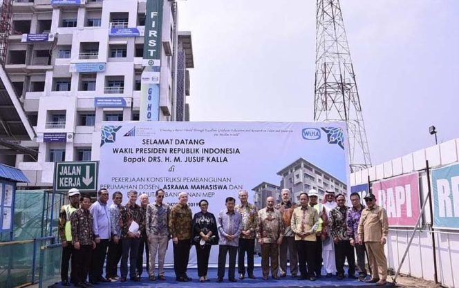 
					Pembangunan Universitas Islam Internasional Indonesia (UIII) ditargetkan akan rampung atau selesai di tahun 2021