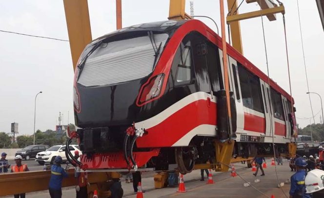 
					Uji coba Kereta Moda Lintas Rel Terpadu (LRT) Jakarta-Bogor-Depok-Bekasi rencananya akan dilakukan pada 18 Oktober 2019.