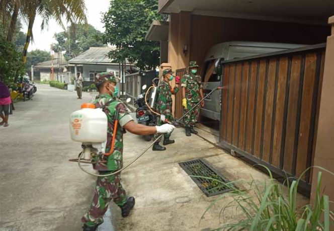 
					Koramil 03/Sukmajaya Lakukan Penyemprotan Disinfektan