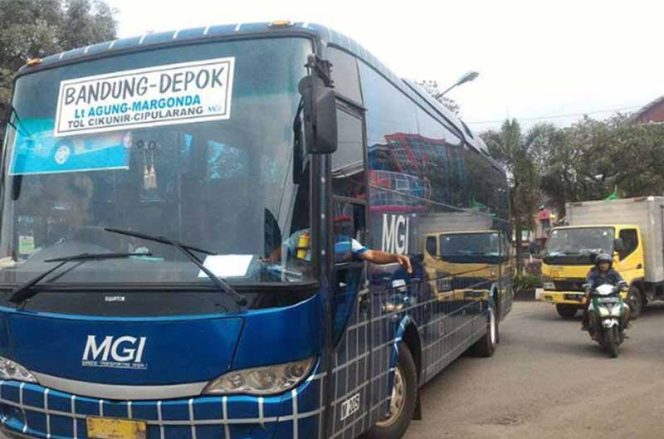 
					Rute Bus Bandung-Depok <i>Dipelototi</i>