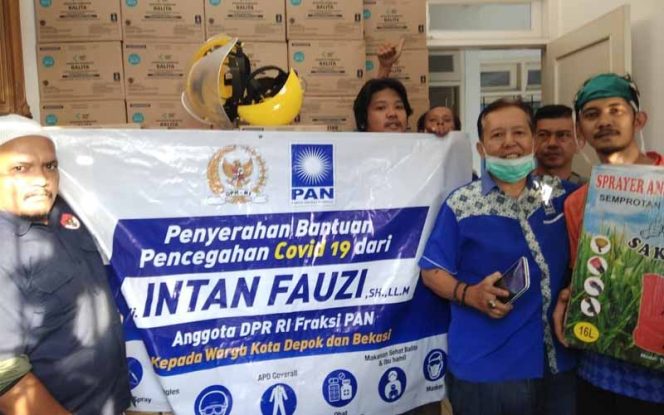 
					Intan Fauzi salurkan peralatan alat medis perangi Covid-19.