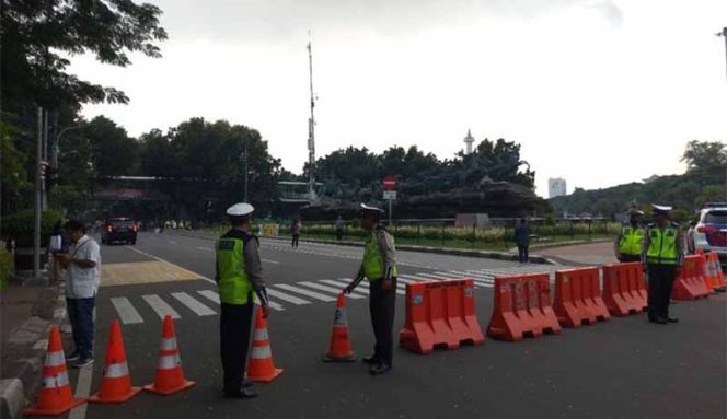 
					Akses Bekasi - Karawang Disekat (FOTO : Istimewa)