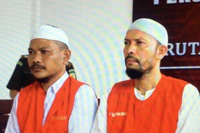 
					Dua terdakwa yakni Hartono Bin Tugimin dan Faisal Bin Usman dituntut hukuman mati oleh JPU Kejari Depok, Kamis (16/4).