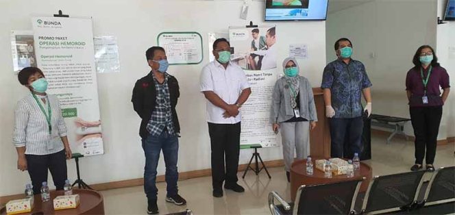 
					Wakil Wali Kota Depok, Pradi Supriatna mengunjungi Rapid test para jurnalis Kota Depok.