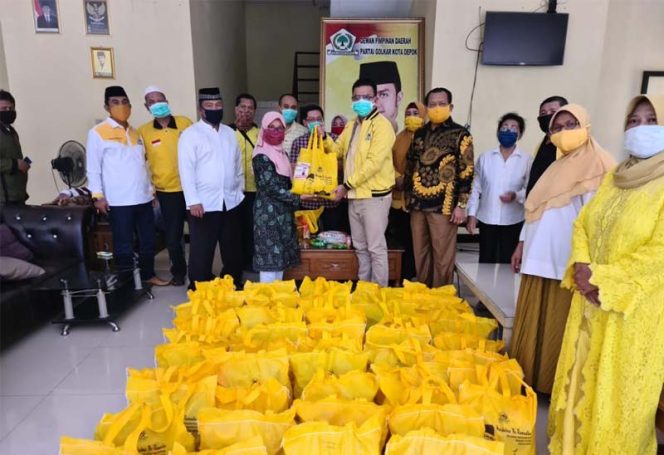 
					Golkar Depok Berbagi 1.000 Paket Sembako ke Warga Terdampak Covid-19