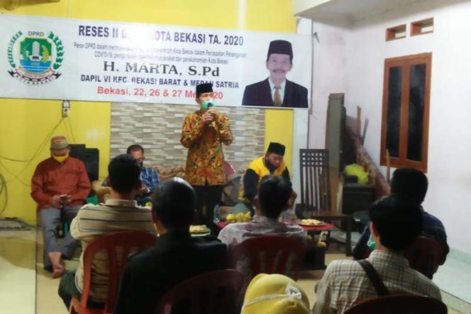 
					Anggota DPRD Kota Bekasi dari Partai Golkar H. Marta  mulai melaksanakan reses.