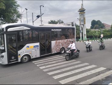 Layanan BISKITA Trans Depok mencatat kenaikan penumpang signifikan di tahun 2024, dengan total 891.131 penumpang dan load factor mencapai 132,19 persen. Dinas Perhubungan Kota Depok berkomitmen untuk terus mengembangkan layanan ini.