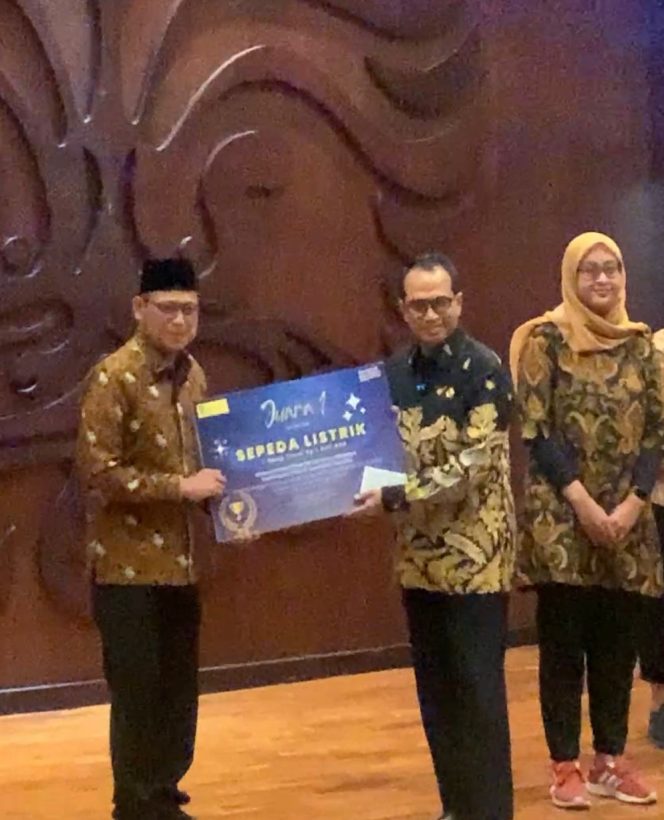 
					Sibuk Kampanye Pilkada, Calon Wali Kota Depok Imam Budi Hartono Juara Lomba Penulisan Tingkat Nasional